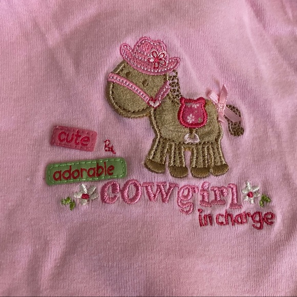 Carter’s Set of 4 Onesie Bundle Size 0-3 Months & Booties - Picture 5 of 8